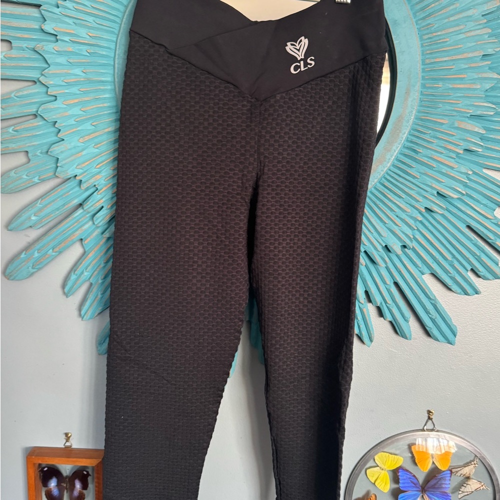 CLS SPORTSWEAR scrunch butt waffle knit texture Leggings V front